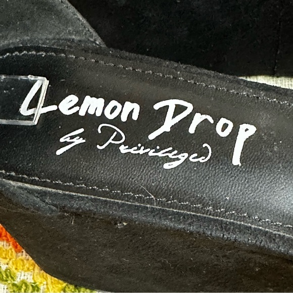 Lemon Drop by Privileged Black Velvet Platforms Sandals sz 8.5 - Picture 6 of 7